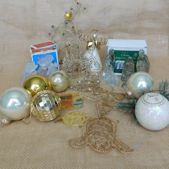 Mixed Lot Christmas Ornaments Gold Clear White Angels Nativity Set Bulbs Trees - Picture 1 of 6